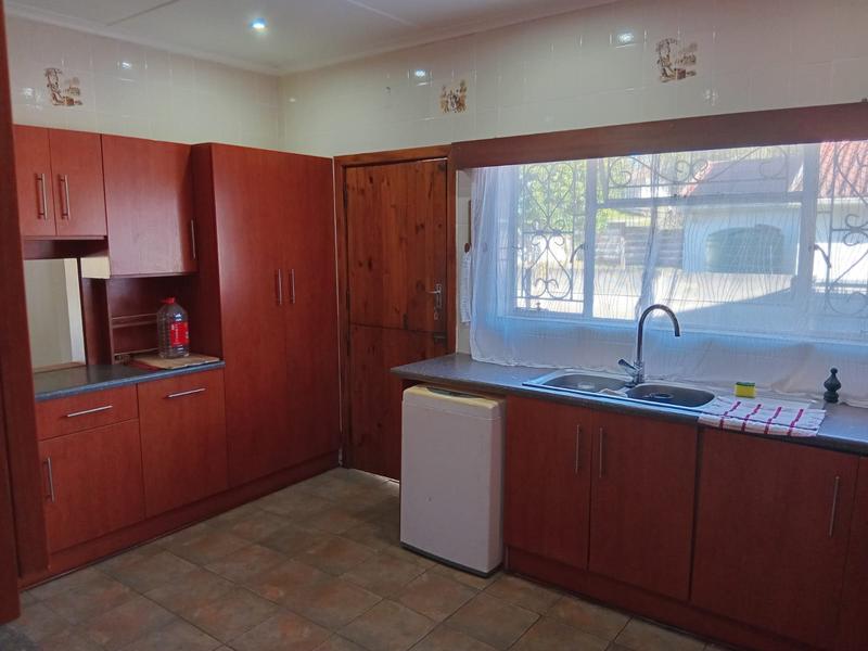 To Let 3 Bedroom Property for Rent in Sunnyside Eastern Cape
